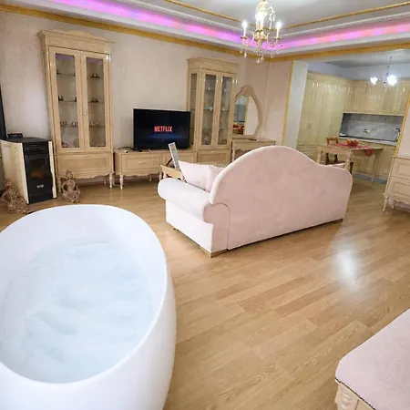Διαμέρισμα Luxurious View *