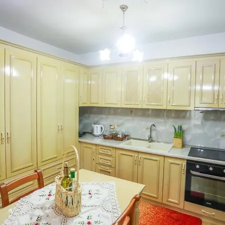 Luxurious View Apartment *